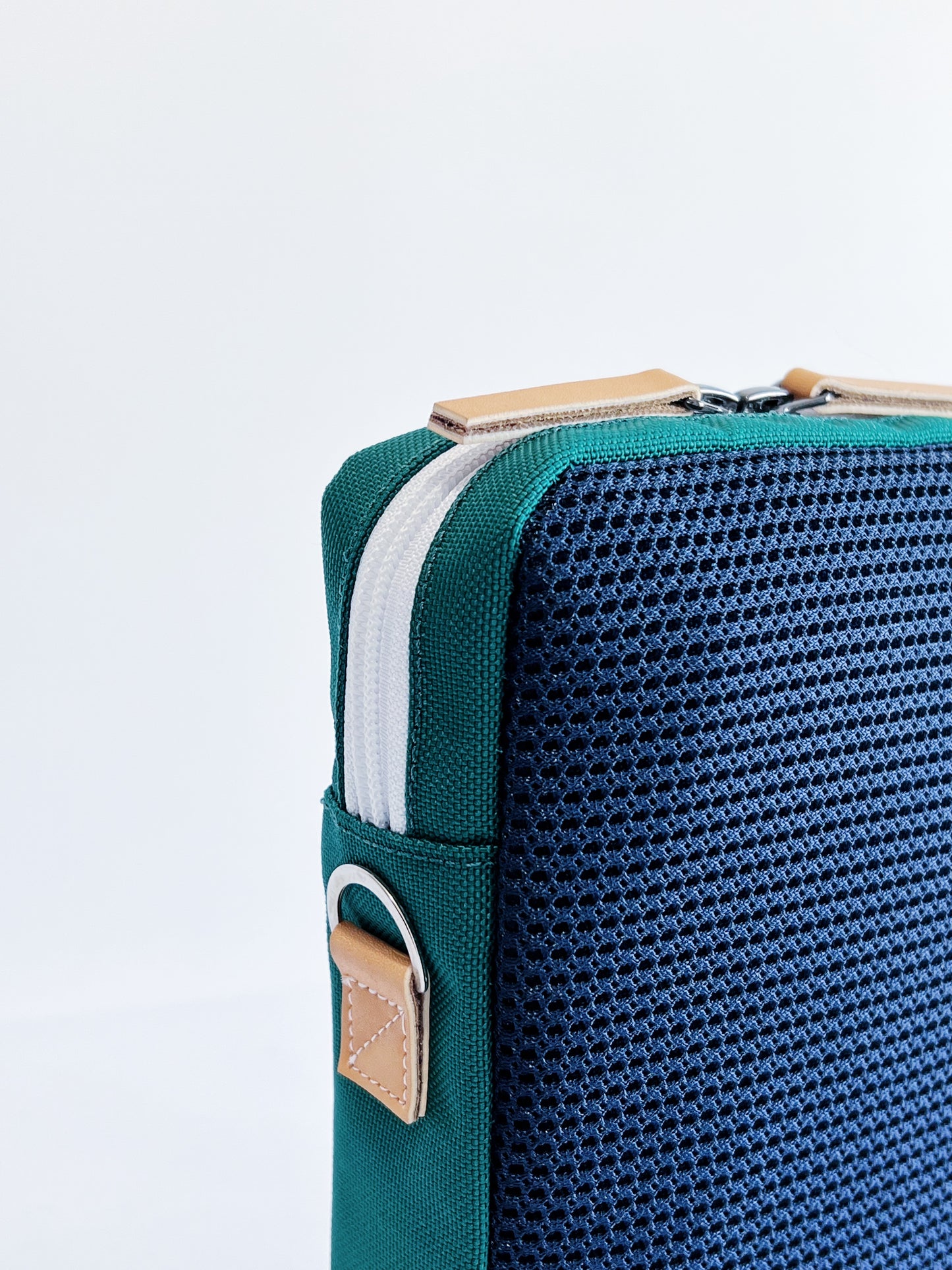 Cross Body 'Charles'